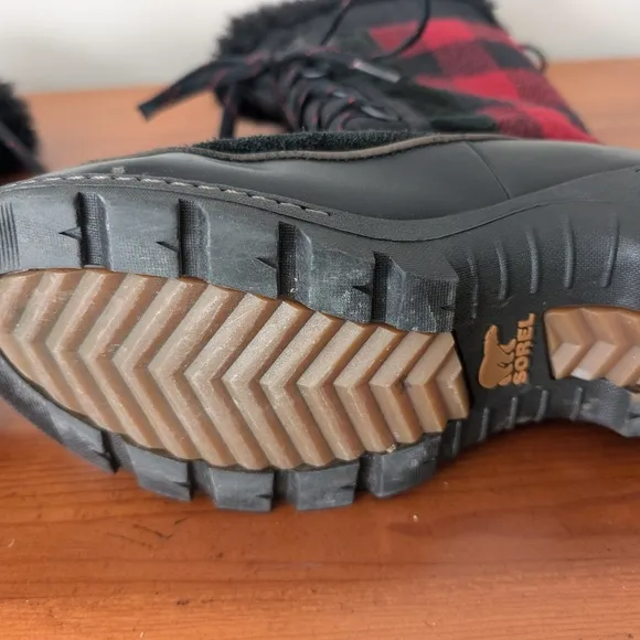 Sorel Buffalo Check Tell Boots Size 8.5