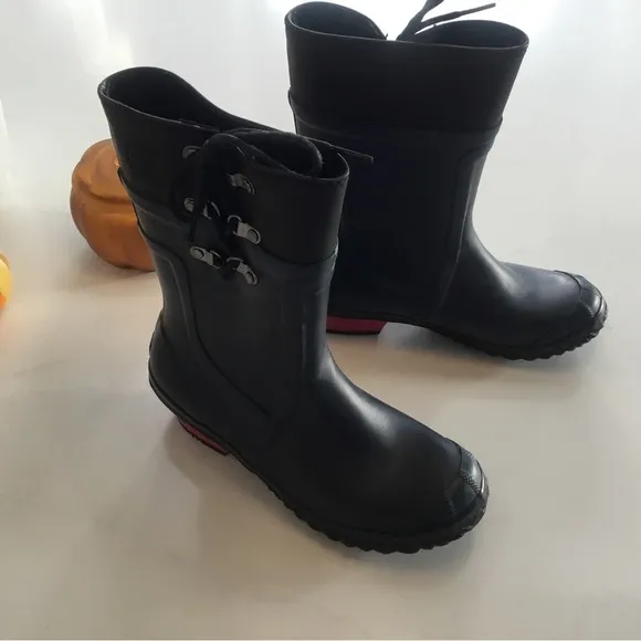 Sorel Conquest Carly Glow Rain Boots-EUC