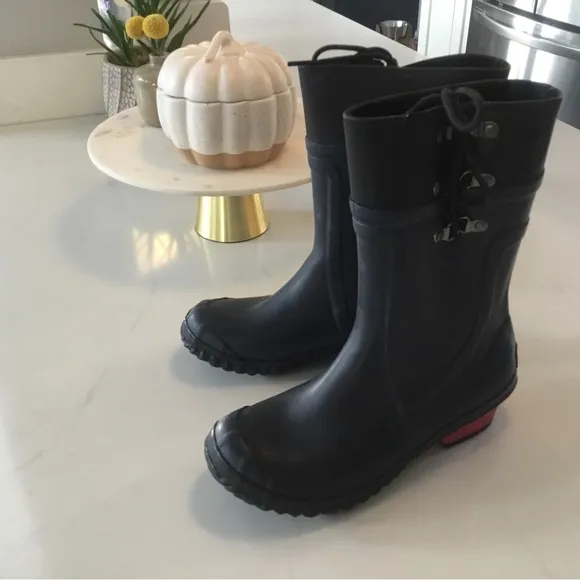 Sorel Conquest Carly Glow Rain Boots-EUC