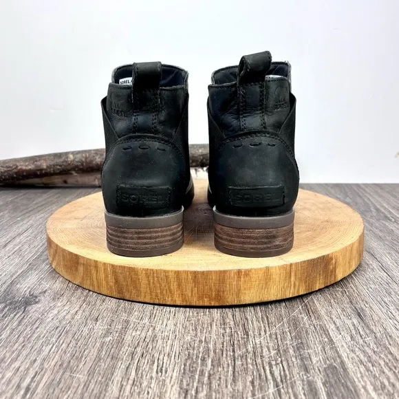 *Sorel | Emelie Leather Chelsea Boots in Taupe Size 7.5