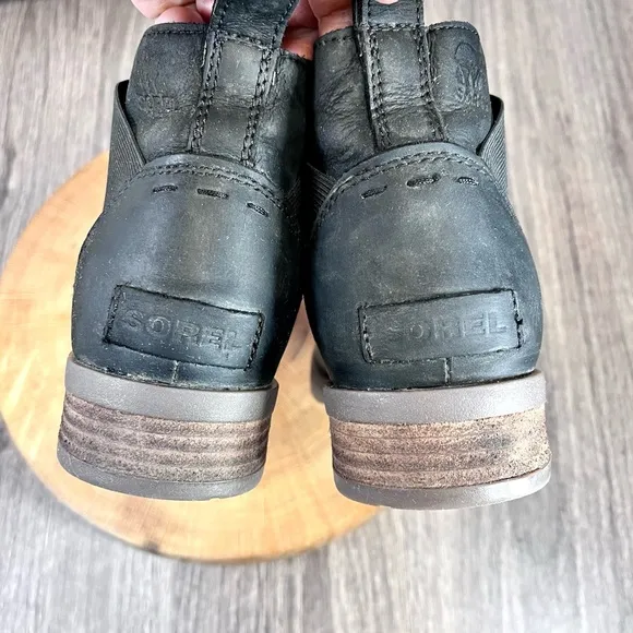 *Sorel | Emelie Leather Chelsea Boots in Taupe Size 7.5