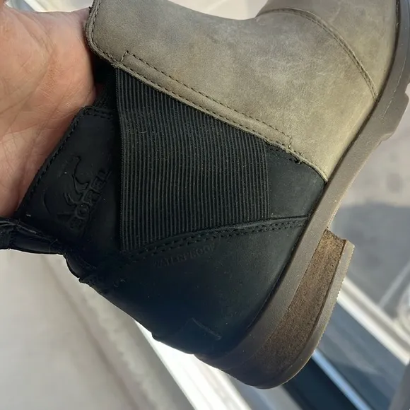 *Sorel | Emelie Leather Chelsea Boots in Taupe Size 7.5