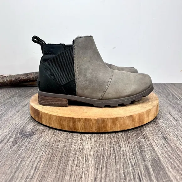 *Sorel | Emelie Leather Chelsea Boots in Taupe Size 7.5