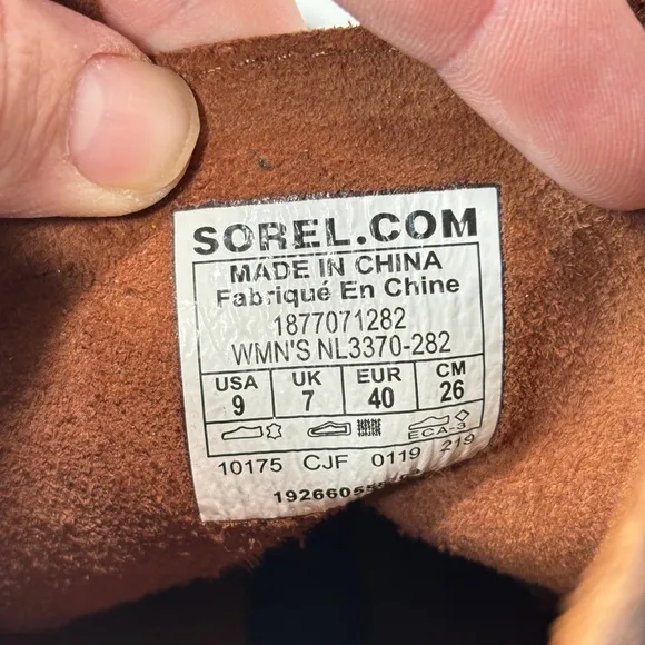 Sorel Joan of Arctic Wedge II Boots Brown Leather Lace Up Waterproof size 9