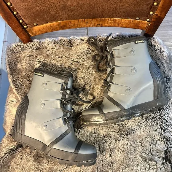 Sorel Joan Rain Wedge Grey Waterproof/Weatherproof Lace Up Rubber Boots,Size 7.5