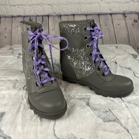 Sorel Lexi girls waterproof leather wedge boots size 4