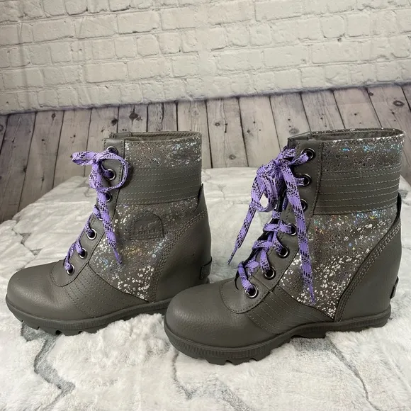 Sorel Lexi girls waterproof leather wedge boots size 4
