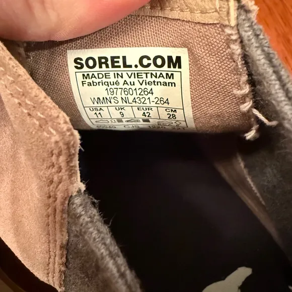 Sorel NWT Emelie Chelsea II Boots Omega Taupe Size 11 Waterproof Suede Booties