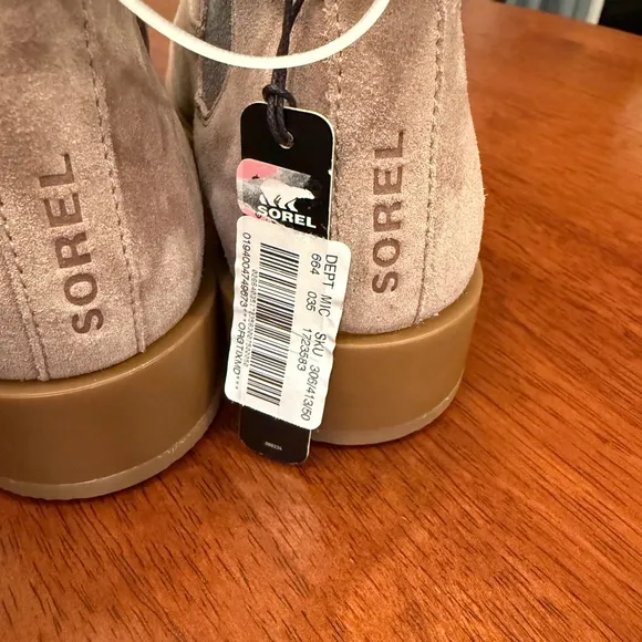 Sorel NWT Emelie Chelsea II Boots Omega Taupe Size 11 Waterproof Suede Booties