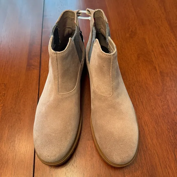 Sorel NWT Emelie Chelsea II Boots Omega Taupe Size 11 Waterproof Suede Booties