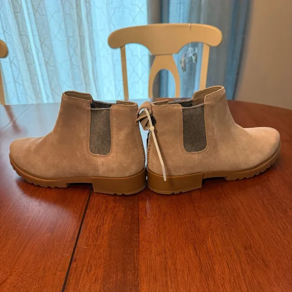 Sorel NWT Emelie Chelsea II Boots Omega Taupe Size 11 Waterproof Suede Booties