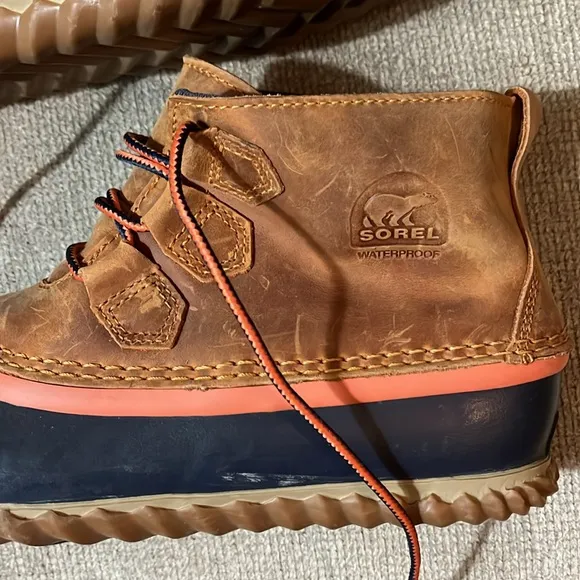 Sorel Out N’ About Leather Ducks Boots