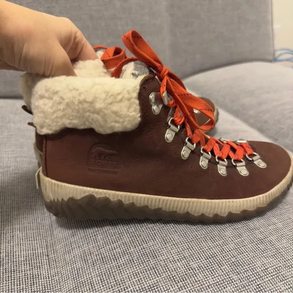 Sorel Out N About Plus Conquest Waterproof Suede Boots Brown Size 6.5 Women’s