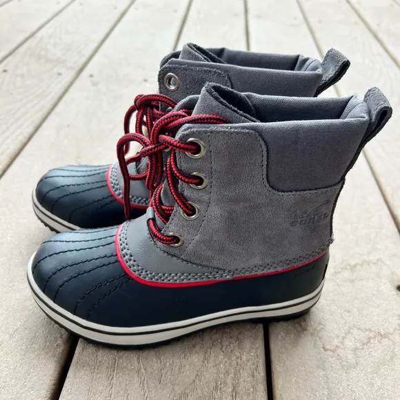 Sorel waterproof youth slimpack boots size 1