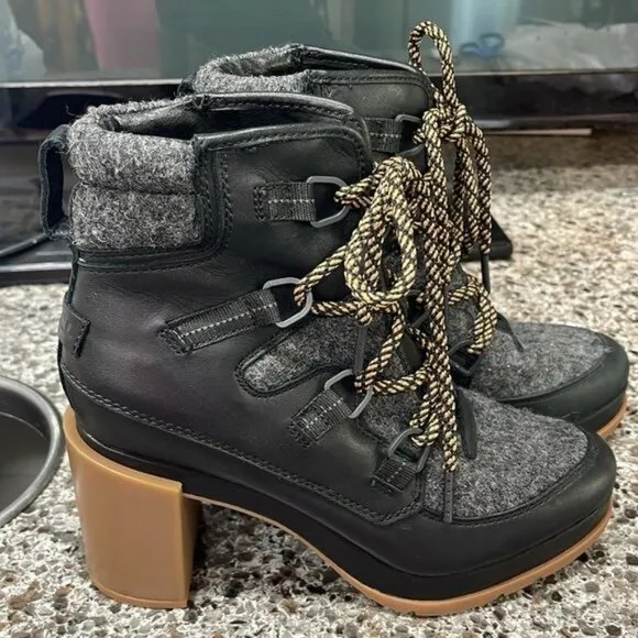Sorel Women's Blake Waterproof Lace-Up Booties women’s  8 chunky platform shoes