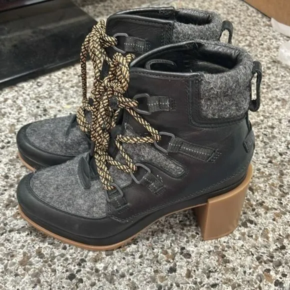Sorel Women's Blake Waterproof Lace-Up Booties women’s  8 chunky platform shoes