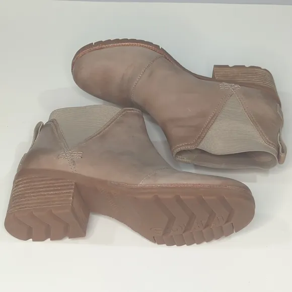 Sorel Women's Cate Chelsea Leather Slip-on Boots Tan 7.5