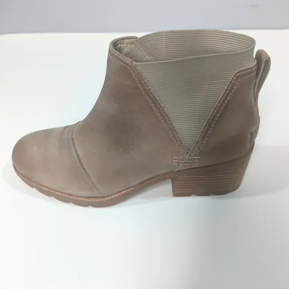 Sorel Women's Cate Chelsea Leather Slip-on Boots Tan 7.5