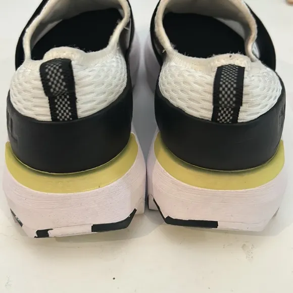 Sorel Women's Kinetic Impact Slip On Strap Shoes in White &amp; Bolt sz US 9.5