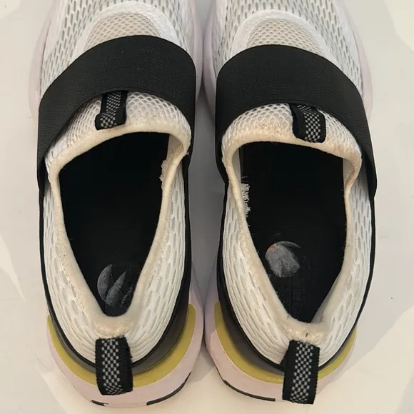 Sorel Women's Kinetic Impact Slip On Strap Shoes in White &amp; Bolt sz US 9.5