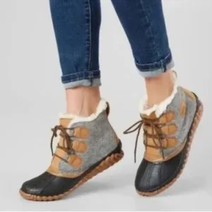 Sorel Women's Out N About‎ Plus Waterproof Duck Boots Size 8 Gray NL3150-052