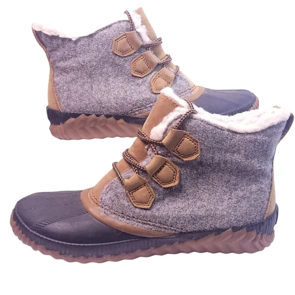 Sorel Women's Out N About‎ Plus Waterproof Duck Boots Size 8 Gray NL3150-052