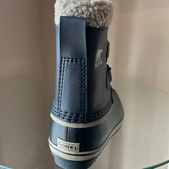 SOREL Yoot Pac Waterproof Snow Boot in Black 12 Youth