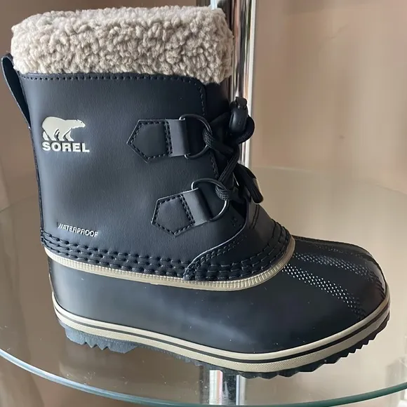 SOREL Yoot Pac Waterproof Snow Boot in Black 12 Youth