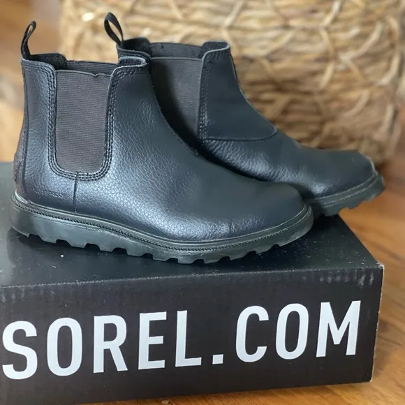 Sorel Youth Madson chelsea waterproof boots.size 1