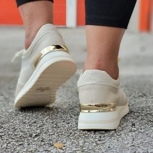 Sports Women's‎ Lace-up Beige Sneakers