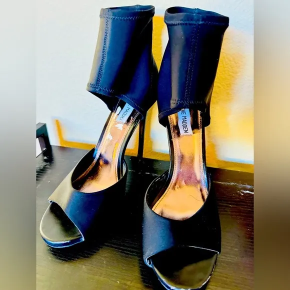 STEVE MADDEN Black Women's Heels