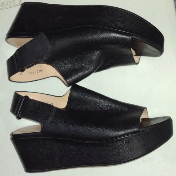 STUART Weitzman Shoes 7.5 Black Leather Platform