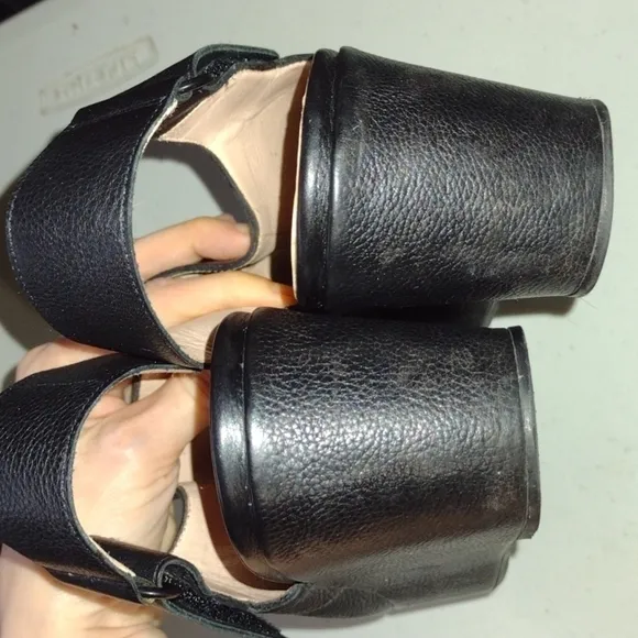 STUART Weitzman Shoes 7.5 Black Leather Platform