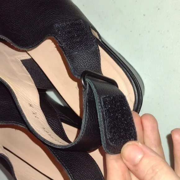 STUART Weitzman Shoes 7.5 Black Leather Platform