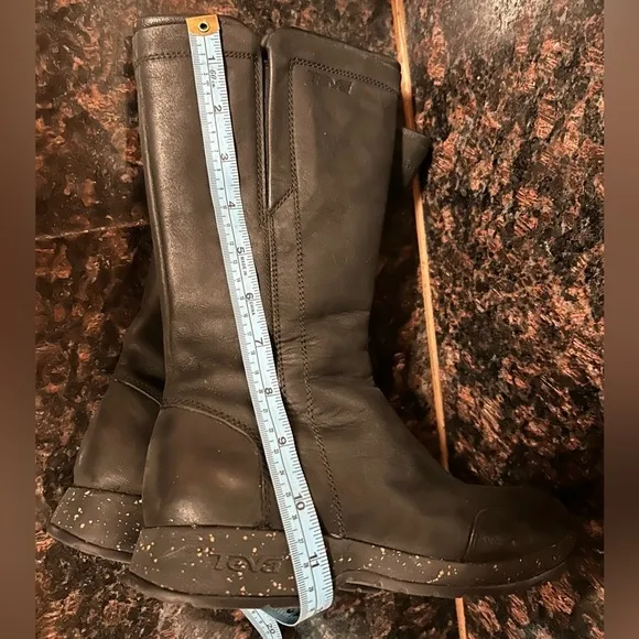 Teva Capistrano Black Leather 12&quot; Zip Up Boots (Waterproof) 6.5