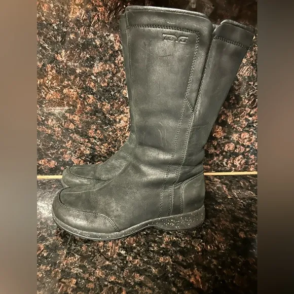 Teva Capistrano Black Leather 12&quot; Zip Up Boots (Waterproof) 6.5