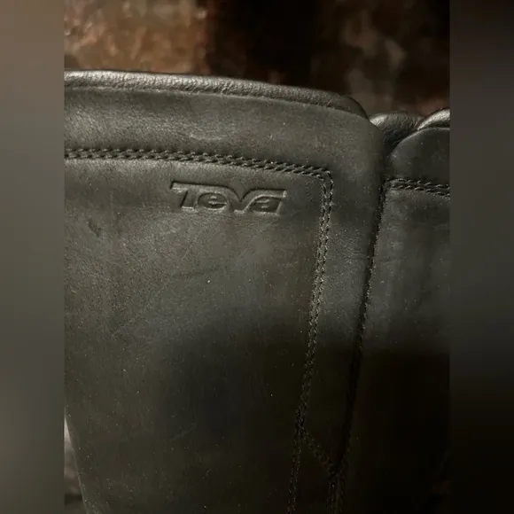 Teva Capistrano Black Leather 12&quot; Zip Up Boots (Waterproof) 6.5