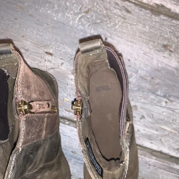 TEVA Ellery Brown Leather Waterproof Ankle Boots 6.5 Double Straps Distressed