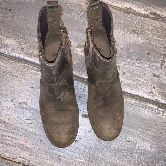 TEVA Ellery Brown Leather Waterproof Ankle Boots 6.5 Double Straps Distressed