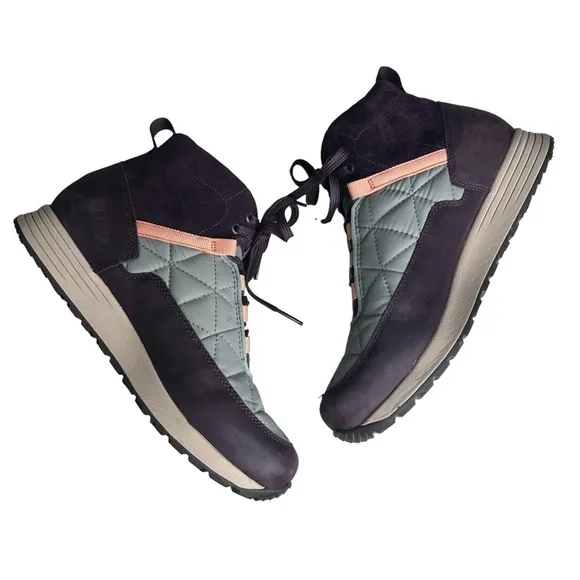 Teva Ember Commute Waterproof Boots. Size 10