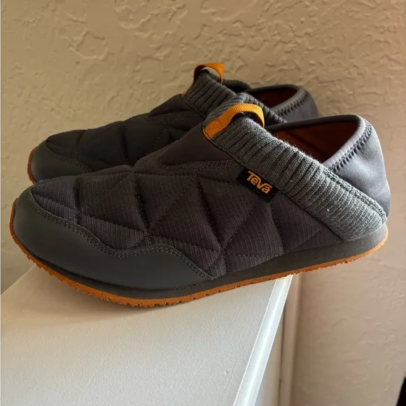 Teva ReEmber Quilted Slip-on Shoes size 8 Dark Gray
