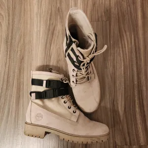 Timberland Jayne Waterproof Double Buckle Taupe Nubuck Boots size 6.5