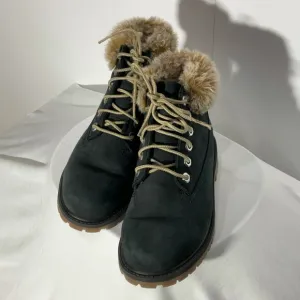 Timberland waterproof girls size 1 lace up boots w/1” heel; fur lined; Nice Boot
