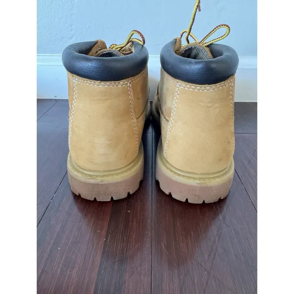 Timberland Womens Size 7.5 Waterproof Boots Wheat Nubuck 10361 USA