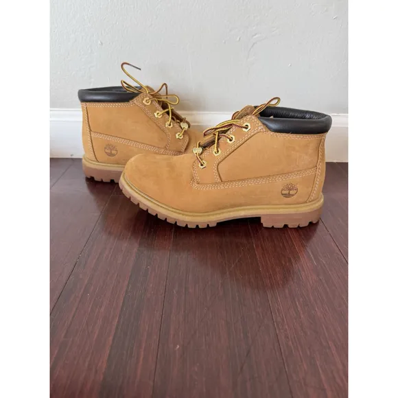 Timberland Womens Size 7.5 Waterproof Boots Wheat Nubuck 10361 USA