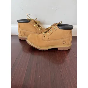 Timberland Womens Size 7.5 Waterproof Boots Wheat Nubuck 10361 USA