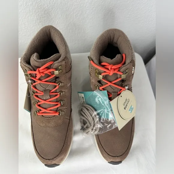 TOMS Cascada Waterproof Taupe Gray Nubuck Suede Women’s 8.5 Boots New with Tags
