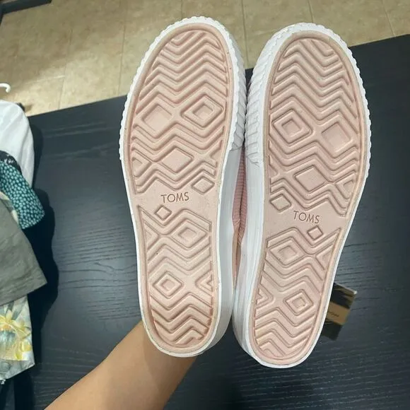 Tom’s Slip On Platform Canvas Baby Pink Sneaker Shoes Women's Size 8.5 Wide