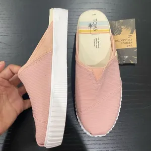 Tom’s Slip On Platform Canvas Baby Pink Sneaker Shoes Women's Size 8.5 Wide