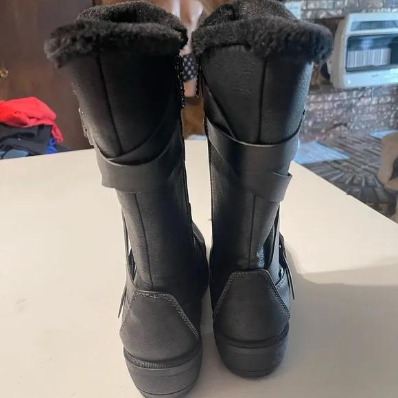 Totes Diedre Women’s 10 Black Waterproof Zip Closure Boots